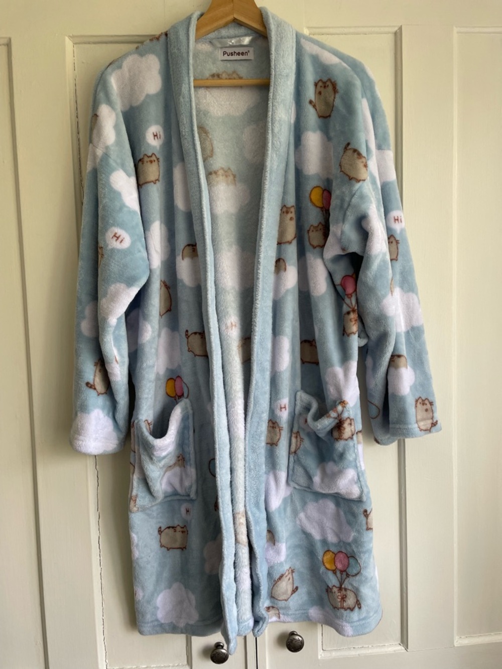 Pusheen Cozy Plush Robe Adult XS/M Blue Clouds Pusheen Cat, Balloons Pockets